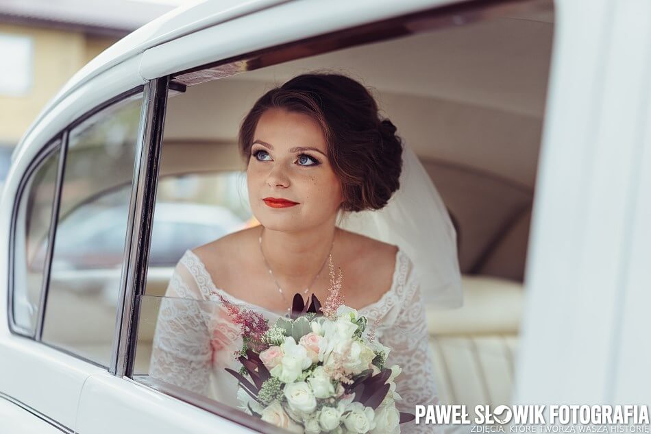 portret panny młodej przed ceremonią