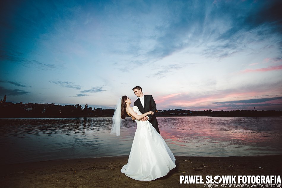 Zdjęcia ślubne na plaży nad Wisłą Warszawa