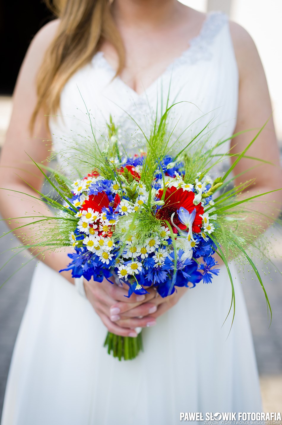 wiązanka ślubna z kwiatów polnych