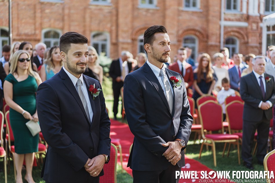 rustykalna boho ceremonia ślubna w plenerze