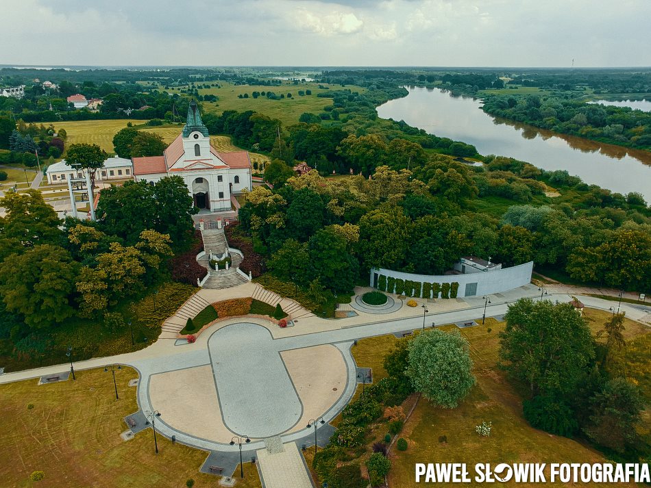 piękny kościół wyszków fotograf na ślub