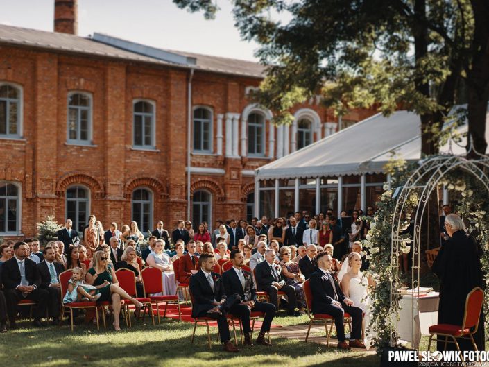 kościelna ceremonia ślubna w plenerze Warszawa Zakroczym Mazowieckie